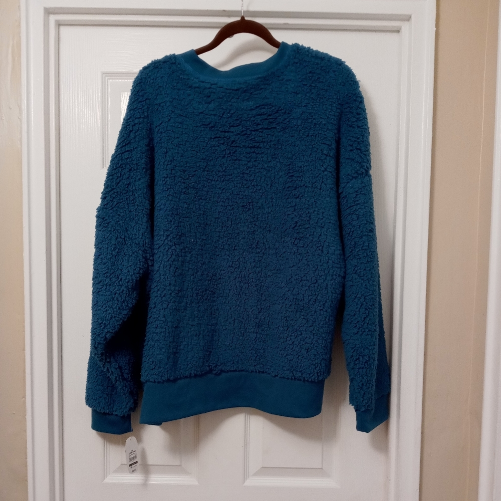 Sweaters - Picture 7 of 9